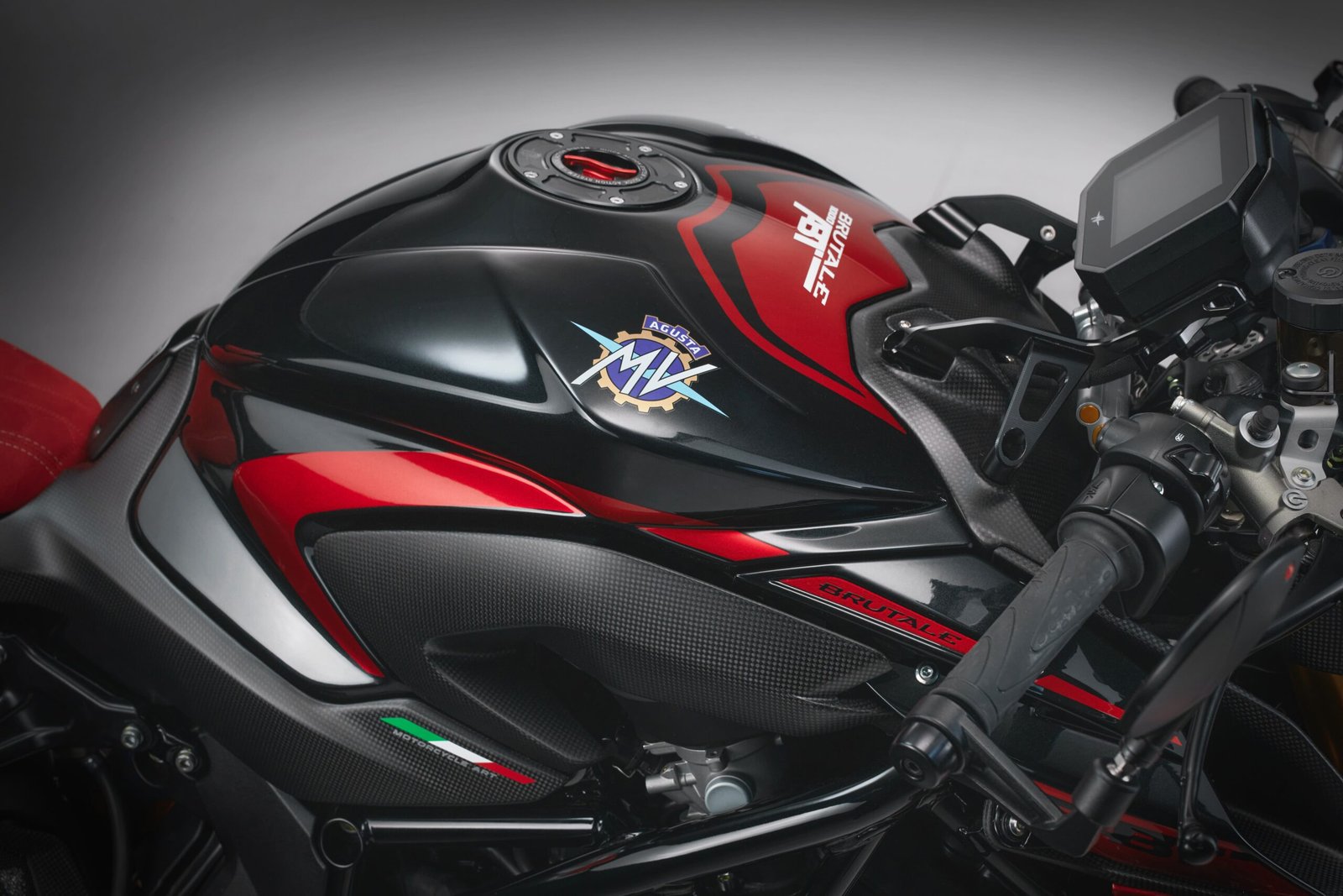 פרטי קרבון ב-Brutale 1000 ABT