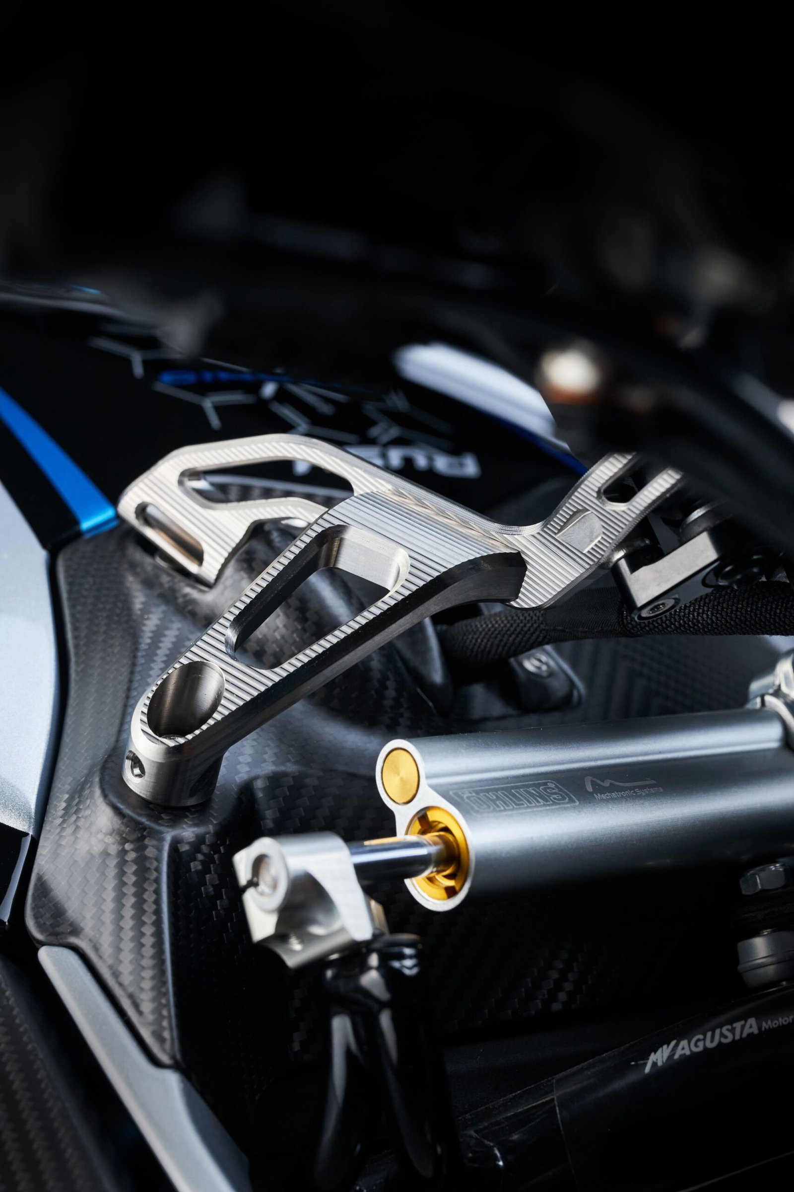 פרטי טיטניום על MV Agusta Rush Titanio