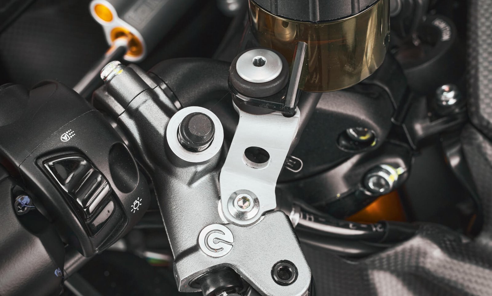 Brutale 1000 RR 2025 - תמונה 10